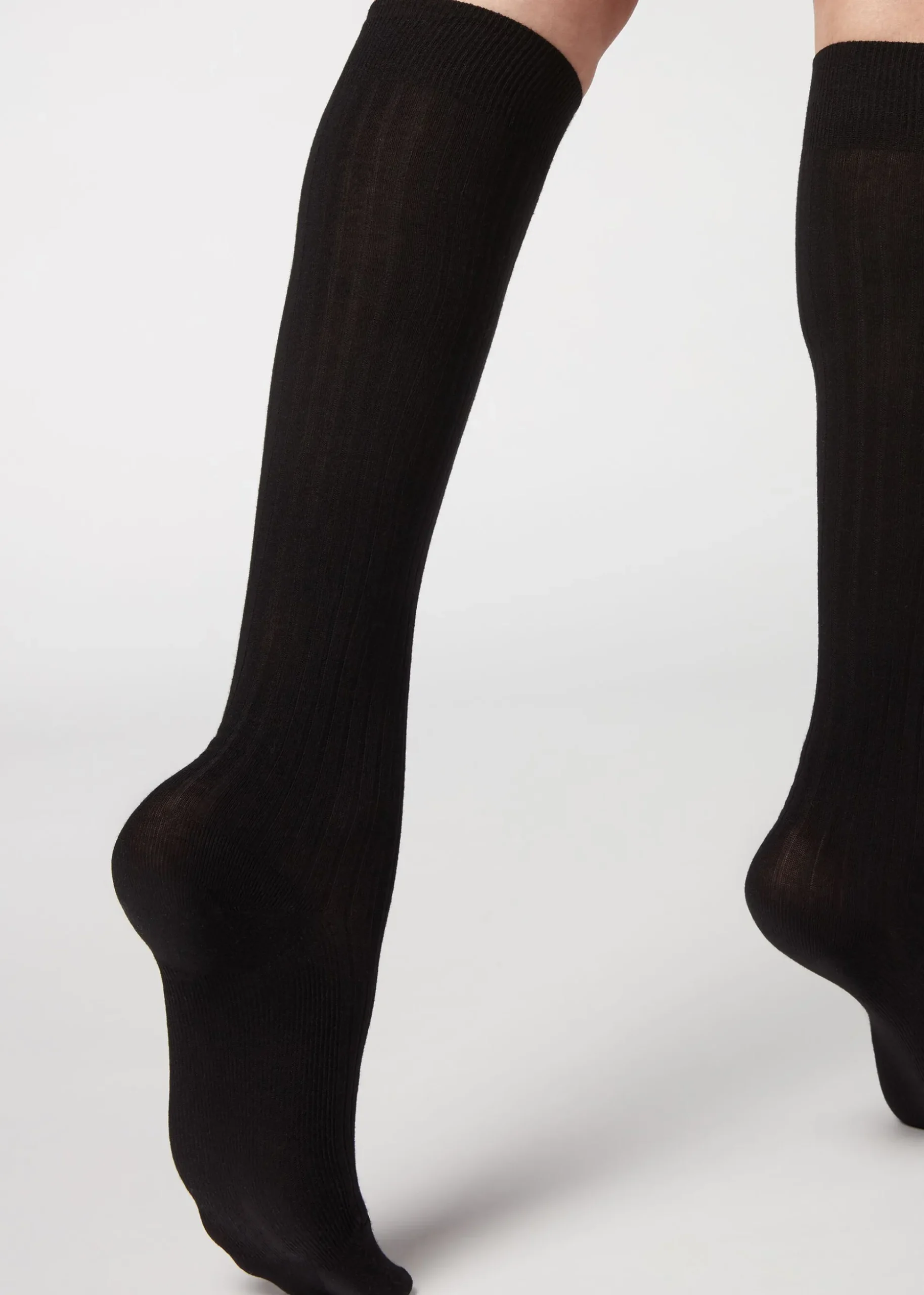 Chaussettes Longues Cotelees Avec Cachemire