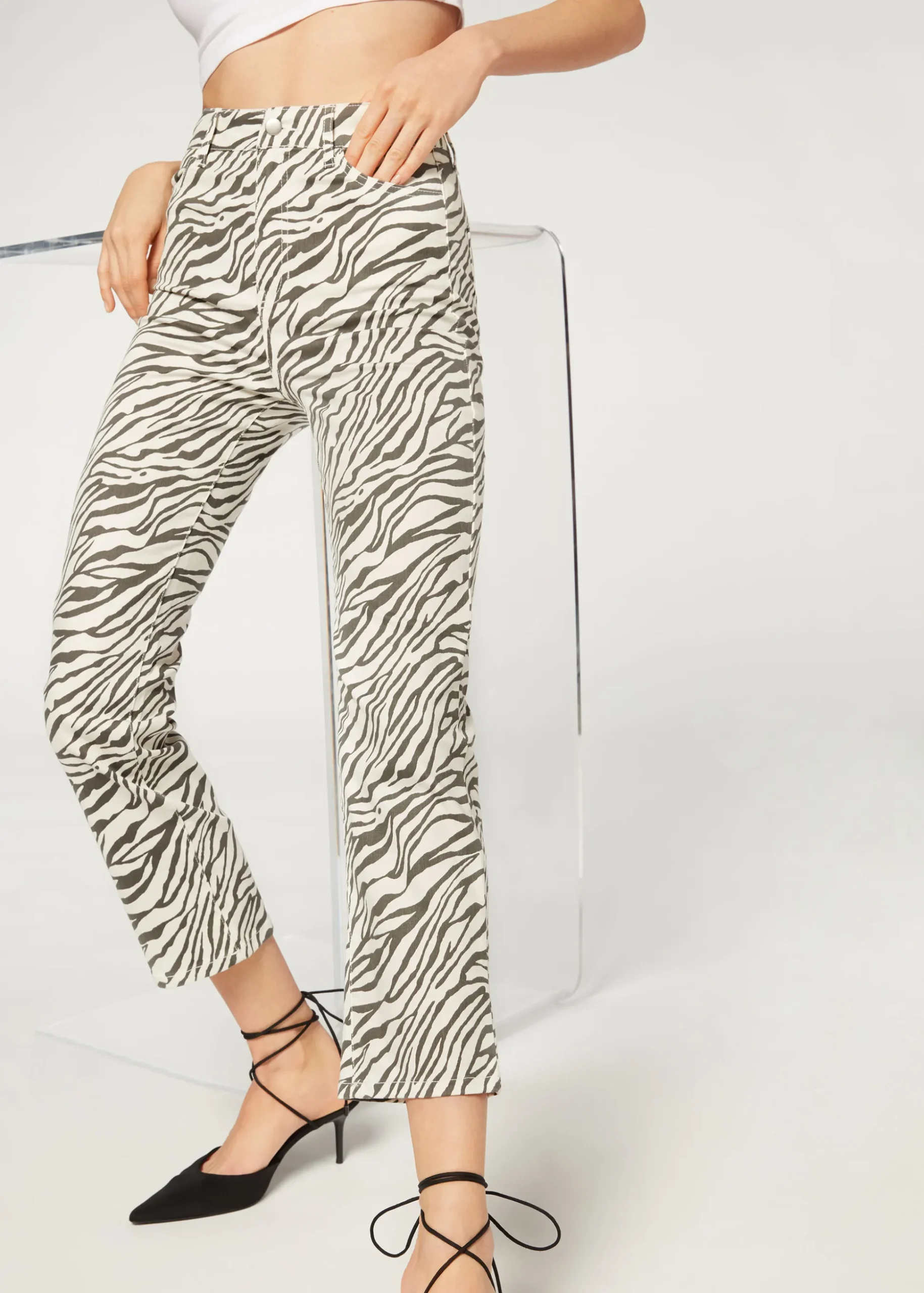 Jean Court A Taille Haute Et Pattes D'Elephant