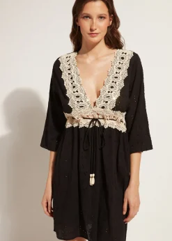 Robe En Dentelle Anglaise Avec Paillettes